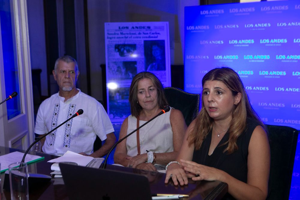 Los investigadores del NCIHUSA - Conicet Octavio J Sánchez, Beatriz Bragoni y María Laura Copia