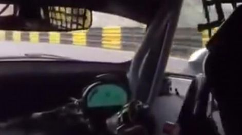 Los Andes | El piloto Kin Sang Cheang vivió una insólita situación en el Gran Premio de Macao, ya que se le salió el volante de su auto en plena vuelta rápida. ¡Increíble!
