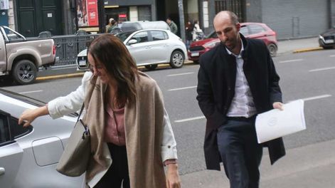 Los Andes | El vicejefe de Gabinete José Rolandi y la secretaria de Planeamiento Estratégico, María Ibarzábal Murphy ingresa esta tarde al Congreso. Foto NA: DANIEL VIDES