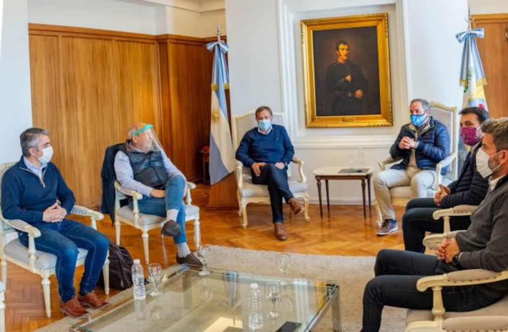 Los intendentes pagarán el medio aguinaldo en diciembre y algunos le agregarán un bono
