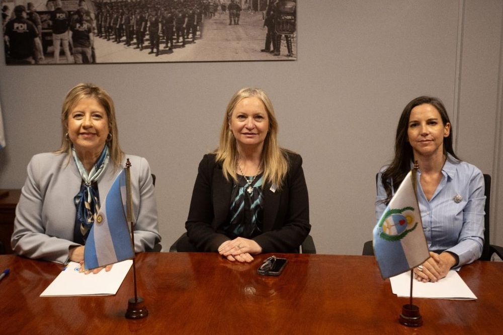 La ministra de Seguridad de la Nación, Alejandra Monteoliva, la vicegobernadora Hebe Casado y la ministra de Seguridad de Mendoza, Mercedes Rus.&nbsp;