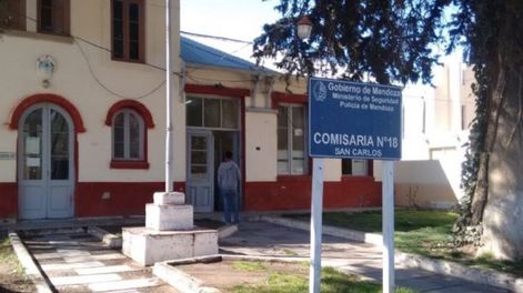 La familia denunció el paradero de la joven en la Fiscalía de la Comisaría 18 de San Carlos. - Los Andes