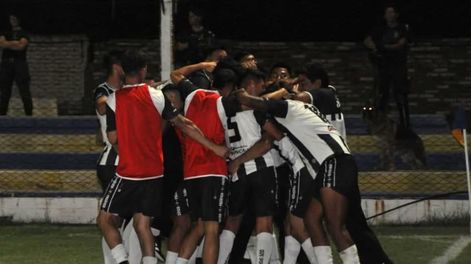 Los Andes | Pacífico de Alvear se quedó con la ida de las semifinales de la Región Cuyo del Torneo Regional Federal Amateur. @sportclubpacifico