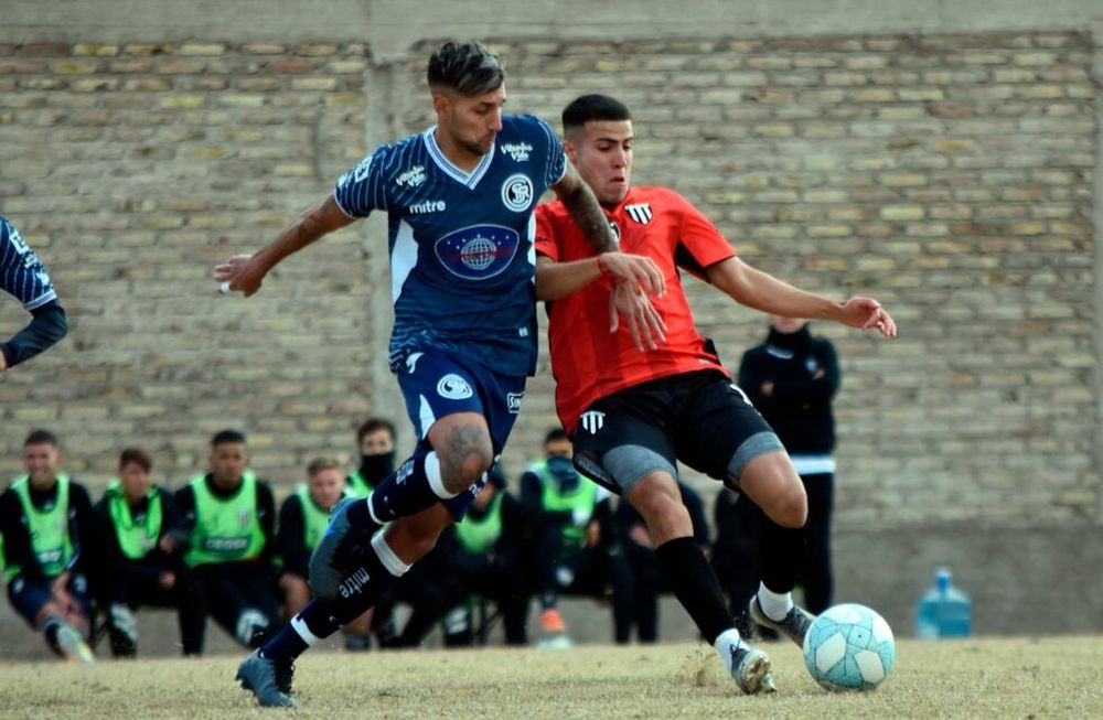 Clásico empate. En el predio que Gimnasia posee frente al Aeropuerto, el Lobo y la Lepra no se sacaron diferencias: fue 1 a 1. / Gentileza Prensa Gimnasia y Esgrima.