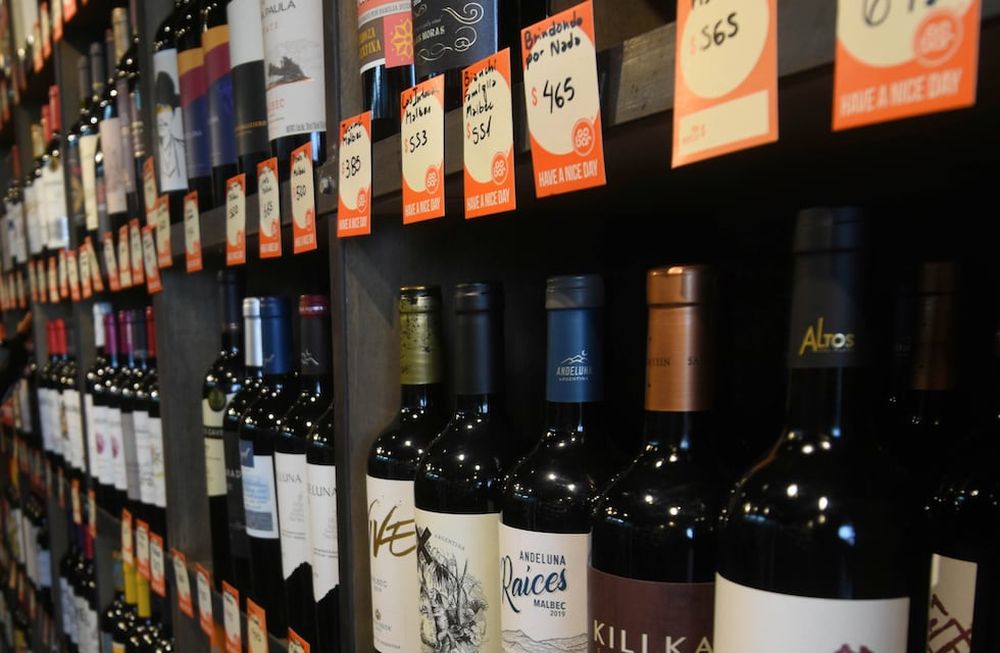 Quilmes sale al mercado con vino en envase retornable que se puede canjear por el de cerveza