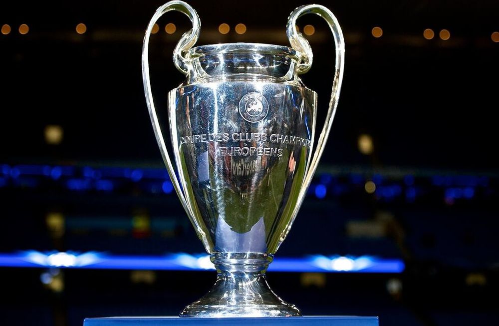 La definición de la Liga de Campeones del fútbol europeo quedó hoy nuevamente en jaque al endurecerse las medidas de seguridad sanitarias por un rebrote de coronavirus en Lisboa, Portugal.