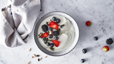 El as en la manga para cuidar la salud en invierno: los probióticos que se encuentran el yogurt