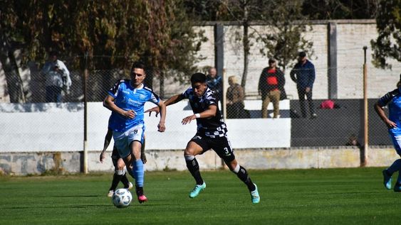 Matías Recalde fue uno de jugadores más regulares en el Lobo, que no pudo frente a Estudiantes de Rio Cuarto, que se llevó lo que viene a buscar: un punto.