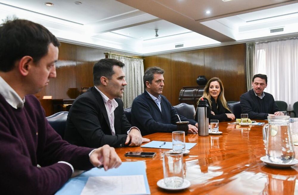 Sergio Massa y el equipo de Energía