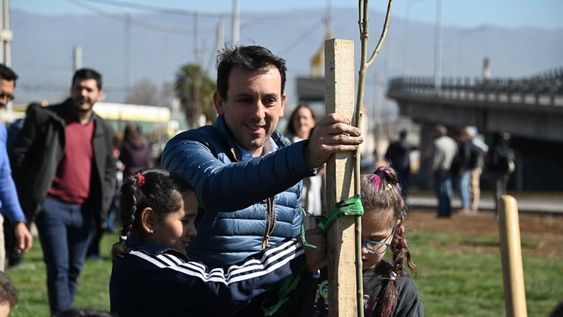 García Zalazar y Marcelino Iglesias dejaron habilitado el parque lineal que une Godoy Cruz y Guaymallén