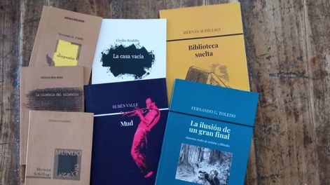 Los Andes | Algunos de los más de 30 títulos que ha publicado la editorial mendocina dirigida por los escritores sanmartinianos Fernando G. Toledo y Hernán Schillagi.