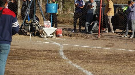 Los Andes | El partido en la cancha de Rodeo del Medio se suspendió por la incorrecta marcación del campo de juego, que lucía en un estado realmente deplorable. Foto: Prensa Gutiérrez.