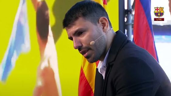 Entre lágrimas, Sergio Kun Agüero anunció su retiro del fútbol profesional (Barça TV)