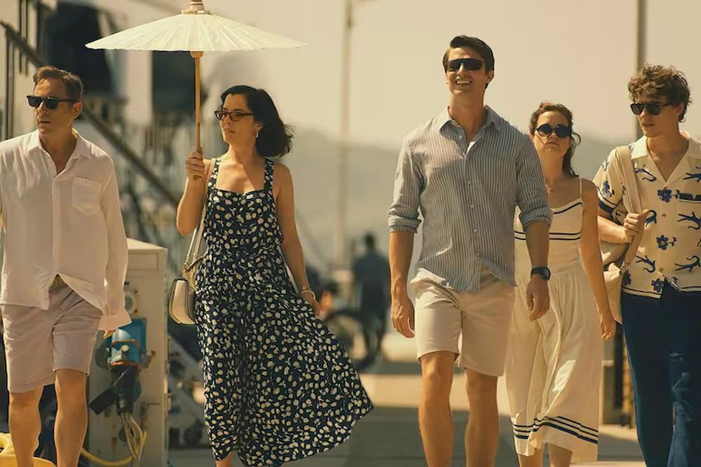 Jason Isaacs, Parker Posey y Patrick Schwarzenegger