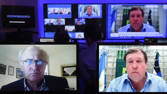 El ultra K neuquino Oscar Parrilli y el aliado rionegrino Alberto Weretilneck, dos de los integrantes de la comisión en la que también participa Fernández Sagasti.