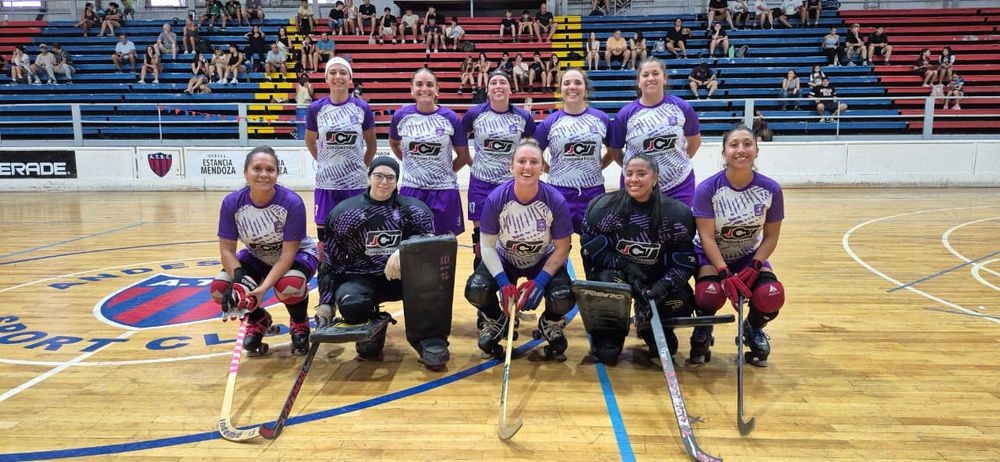 Hockey Patín. Las chicas Metaleras son las reinas de la vendimia