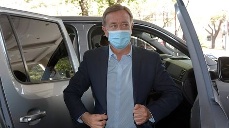 Los Andes | El gobernador de Mendoza Rodolfo Suarez anunció este sábado que el uso del barbijo será optativo a partir de la semana que viene. - Foto: Orlando Pelichotti / Los Andes