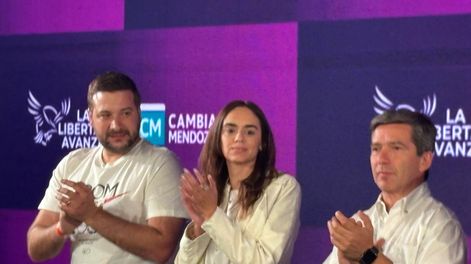 Silencio. La diputada electa Julieta Mestral Asencio, acompañada por los radicales Andrés Lombardi y Mauricio Pinti Clop. Fue la sorpresa de la elección, pero no quiere hablar.
