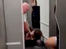 Brasil: una pasajera intentó entrar a la cabina del piloto, agredió a la tripulación y fue inmovilizada.