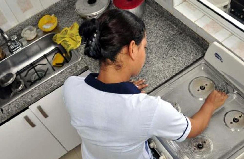 Servicio doméstico: el 60% está en negro en Mendoza, y en blanco se cobra menos que el salario mínimo