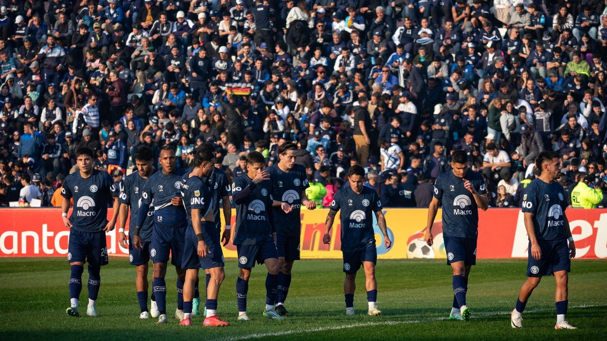 Independiente Rivadavia: Berti Reflexiona Sobre la Derrota en el Debut de Liga y Exige Mayor Concentración