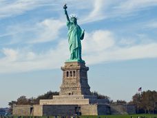 Desde Francia exigen de vuelta la Estatua de la Libertad a Estados Unidos.