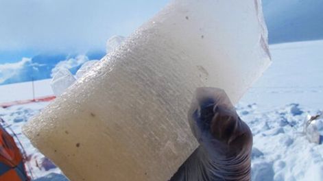 Hallaron en la Antártida una burbuja de aire de cinco millones de años que podría explicar el cambio climático