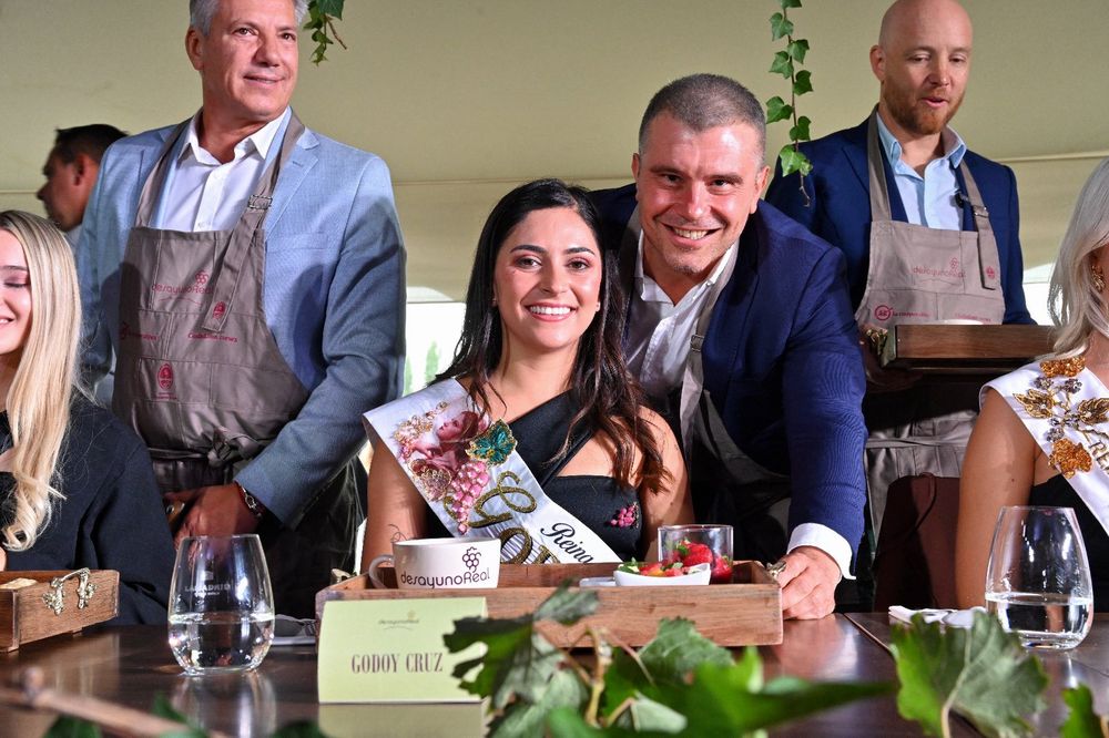 El intendente de Godoy Cruz, Diego Costarelli, en el Desayuno Real. 