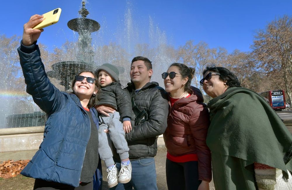 El sector turístico se prepara para una temporada de invierno con buen nivel de ocupación, favorecido por las cuotas sin interés y la posibilidad de que siga nevando en alta montaña. Foto: Los Andes