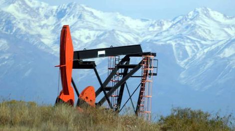 La dependencia del petróleo, el gran drama de una Argentina deficitaria - Por J. Álvarez