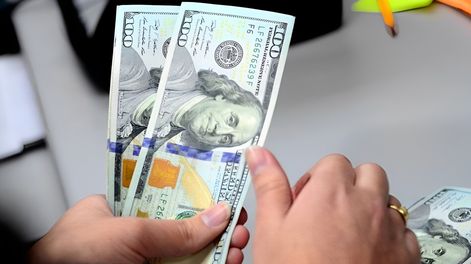 Dólar sin cepo hoy: a cuánto cerró el oficial y por qué hubo fuertes bajas en el blue y los financieros