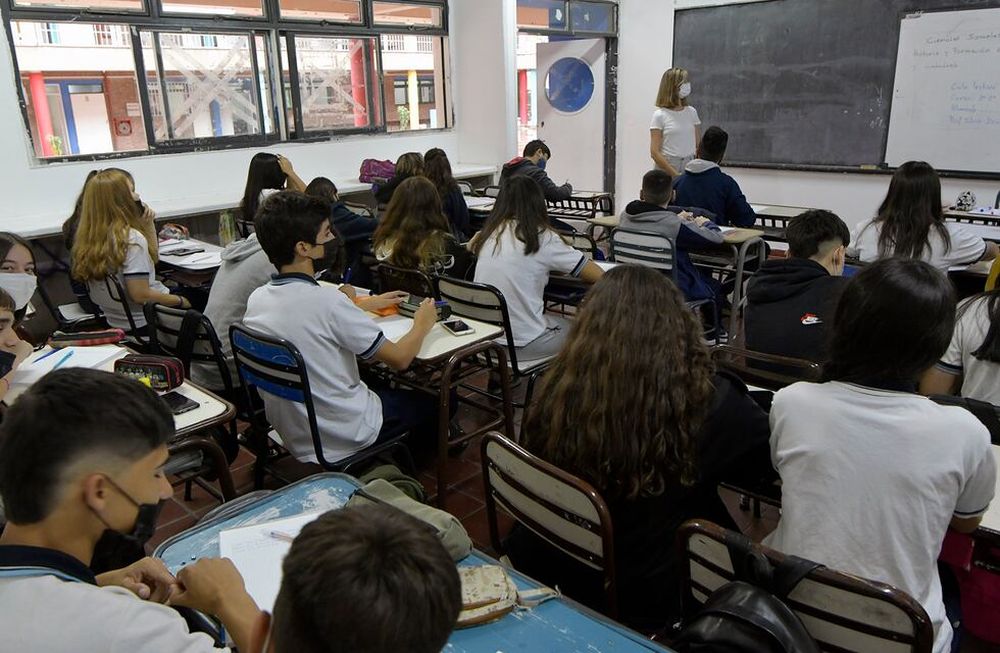 Escasez de profesores en escuelas de Mendoza: becas de hasta 50% del salario a quienes estudien profesorados