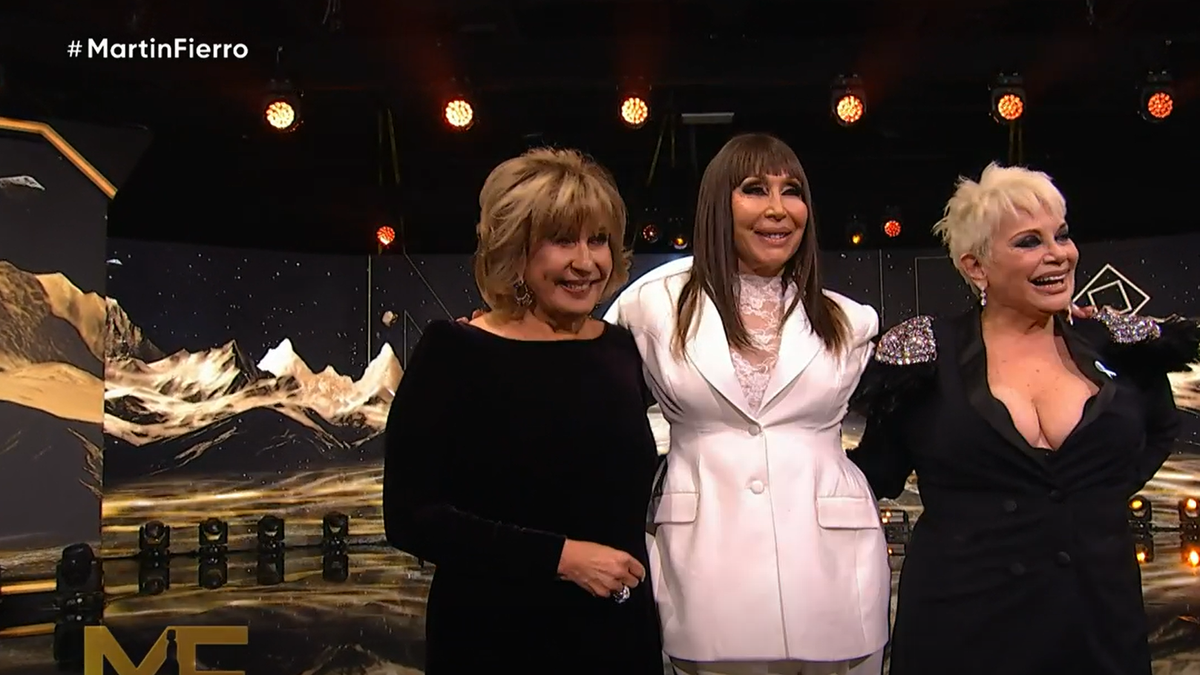 Son mujeres del espectáculo: la reconciliación de Moria Casán, Carmen Barbieri y Georgina Barbarossa