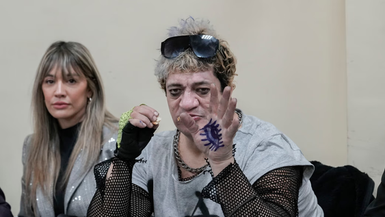 Suspendieron el juicio contra Pity Álvarez y ordenaron una nueva evaluación para determinar si puede afrontar el proceso.