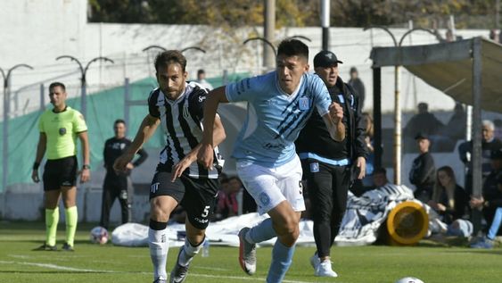 El Lobo del Parque recibe el conjunto de Estudiantes de Río Cuarto por la 16ta. fecha de la Primera Nacional. / Orlando Pelichotti (Los Andes).