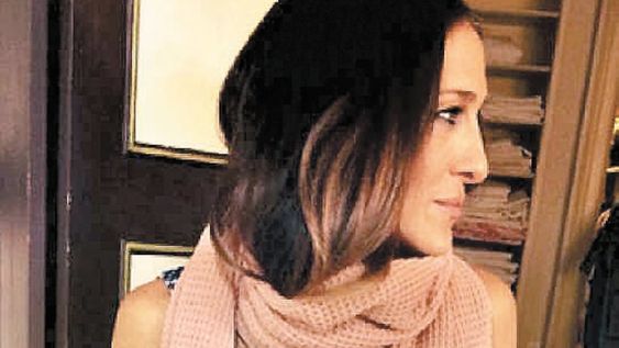 La bufanda personalizada (y solidaria) de las famosas