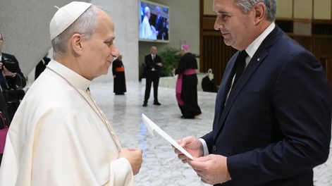 Los Andes | El papa León XIV junto al canciller argentino Pablo Quirno