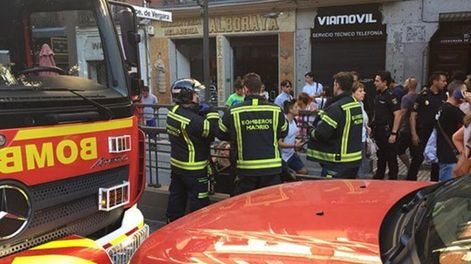 Combustión espontánea y pánico en el metro de Madrid: la gente escapó por las vías
