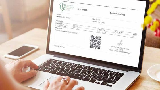 El Gobierno Nacional avanza en la aplicación de la receta electrónica de manera obligatoria en todo el país. Tras haberla implementado para el expendio de medicamentos a inicios de este año, ahora amplió su uso obligatorio a la indicación de prácticas médicas