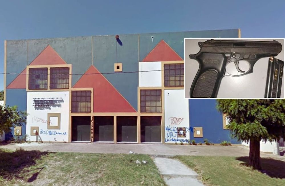 Un adolescente de 17 años llevó el arma de su madre al colegio y amenazó a compañero por una deuda