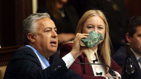 El gobernador Alfredo Cornejo en la Asamblea Legislativa /Foto: Marcelo Álvarez