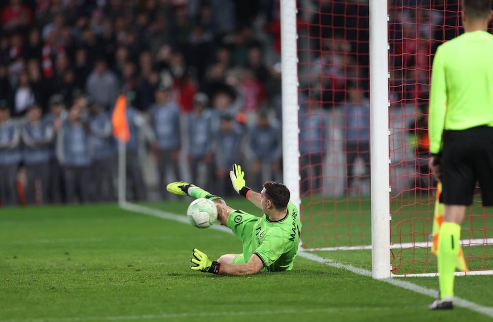 Emiliano Martínez habló luego del encuentro que clasificó al Aston Villa a las semifinales de la Conference League. (Prensa Aston Villa)