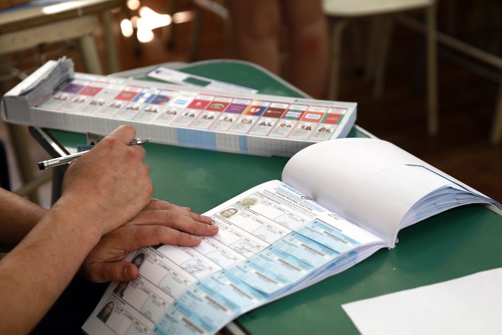 Los argentinos concurren a las urnas para emitir su voto en las Elecciones legislativas 2025.