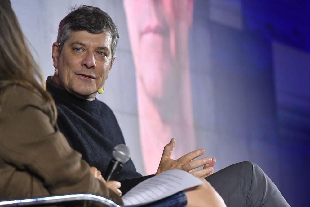 Mario Pergolini cerró el Bootcamp Empresarial Mendoza con una charla sobre innovación, inteligencia artificial y los cambios que atraviesan los negocios.