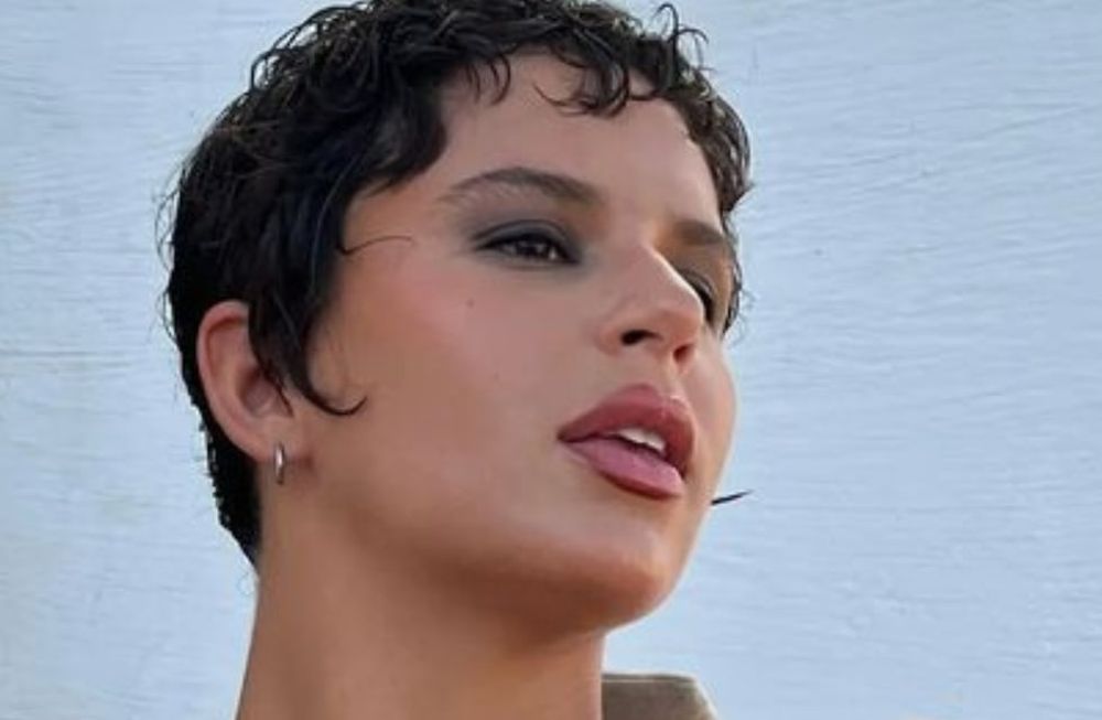 El look de Nathy Peluso con top marrón. / instagram