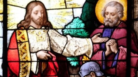 Jesús iba de camino a Jerusalén, pasó entre Samaria y Galilea. Estaba cerca de un pueblo, cuando le salieron al encuentro diez leprosos, los cuales se detuvieron a lo lejos y a gritos.