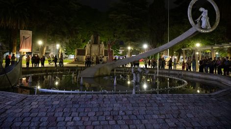 La Ciudad restaurará la obra vandalizada en la plaza Italia. Foto: Prensa Ciudad de Mendoza