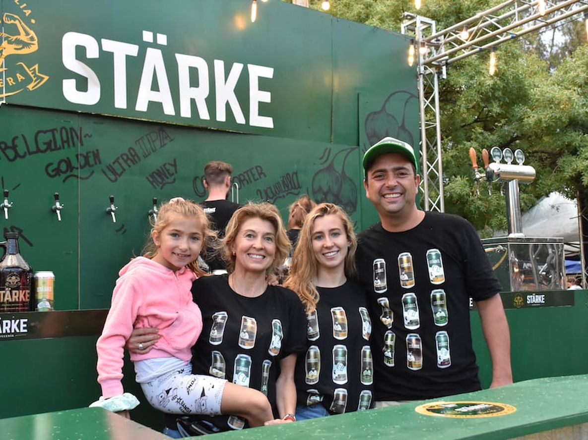 Trinidad Corti, Nerina Sanz, Sofía Oña y Guillermo Corti.