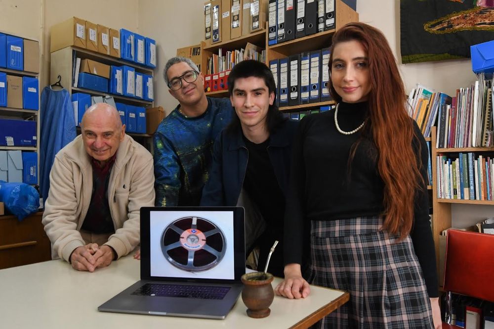 De izquierda a derecha: el equipo está formado por Daniel Zanessi, Antonio Leguiza, Joaquín Correa, Magnolia Monti y Andrew Skinner (ausente en la foto). Foto: Marcelo Rolland / Los Andes.