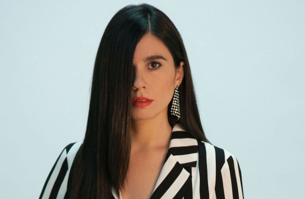 Javiera Mena, presentó Intuición con... ¡una bomba!